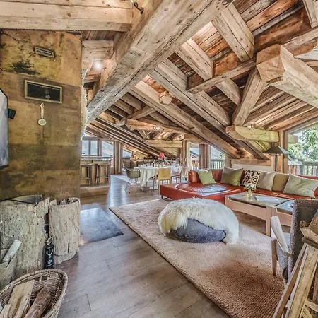 Chalet Montanum, Ski In - Ski Out, 9 Pax Courchevel 1550 Chalet *