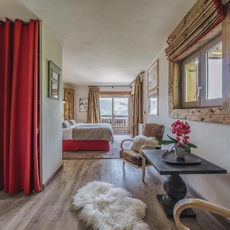 Chalet Montanum, Ski In - Ski Out, 9 Pax Courchevel 1550 * Courchevel