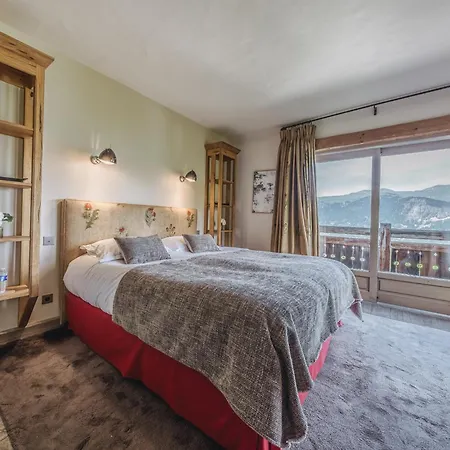 Chalet Chalet Montanum, Ski In - Ski Out, 9 Pax Courchevel 1550