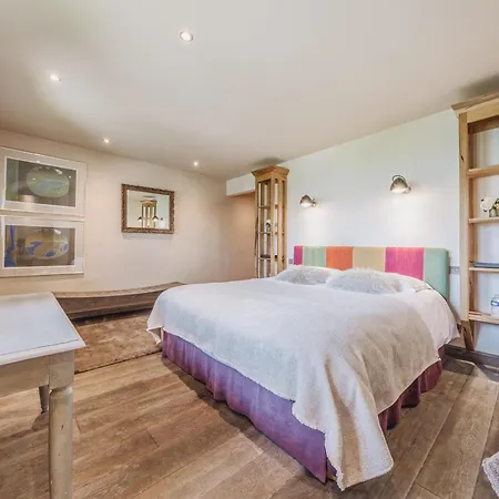 Chalet Montanum, Ski In - Ski Out, 9 Pax Courchevel 1550 Chalet