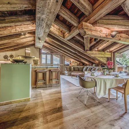 Chalet Montanum, Ski In - Ski Out, 9 Pax Courchevel 1550