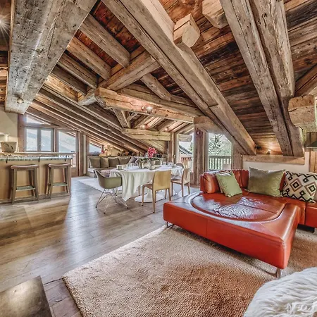 Chalet Chalet Montanum, Ski In - Ski Out, 9 Pax Courchevel 1550 Courchevel